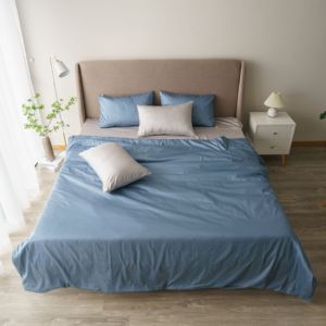 Parure de lit en coton 300TC, tissée en satin de coton, style moderne, couleur unie, teinte unie, 4 pièces : taie d'oreiller, housse de couette, drap-housse - Product Image 2