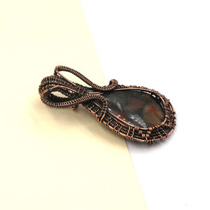Pendentif en agate marron fait main en forme de cœur, enroulé de fil – Grand bijou en pierre précieuse, collier bohème en cuivre plaqué rhodium noir - Product Image 4