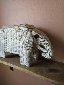 Panier en osier vintage en forme d'éléphant avec couvercle, paniers de rangement faits à la main, rotin naturel, multifonctionnel moderne, fabriqué au Vietnam - Product Image 3
