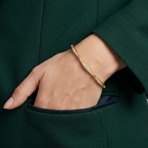 Bracelet manchette sculptural en or jaune 18 carats avec diamants, maillons ondulés effilés, chaîne pavée de diamants naturels, bijoux de luxe raffinés - Product Image 4
