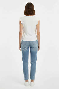 T-shirt court basique pour femme, sans manches, à volants aux épaules, col en V, blanc, style boutonné, pour la vente en ligne - Product Image 5