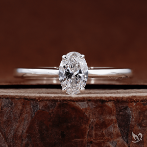 Anillo de Compromiso con Diamante Ovalado Pequeño, Oro Sólido de 10K, Diamante Cultivado en Laboratorio, Certificado IGI, Joyería Nupcial Minimalista y Elegante - Product Image 1