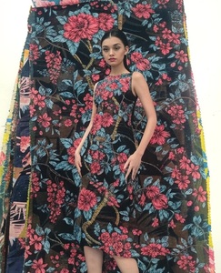 Nueva Tela de Viscosa Georgette Ligera de 120 GSM con Impresión Digital Personalizada para Confección de Prendas y Vestidos - Product Image 5