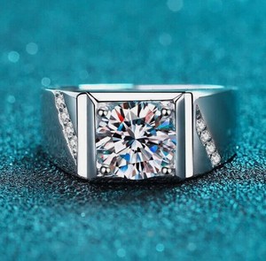 Bague en argent sterling 925 plaqué or rose avec moissanite taillée en griffes, élégante, pour fiançailles, mariage, fête, promesse, style minimaliste - Product Image 3