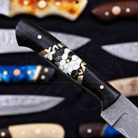 Lot de couteaux de chasse Damas mixtes avec étui – Livraison immédiate, stock disponible, vente en gros uniquement, option de sélection et d'assemblage de couteaux