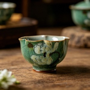 Atractiva Taza de Té de Cerámica Hecha a Mano con Diseño Floral de Loto, Estilo Chino Tradicional para el Té de la Tarde - Product Image 2