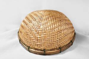 ตะกร้าไม้ไผ่สานมือ สำหรับใส่ผักผลไม้  แบบไทย  เป็นมิตรกับสิ่งแวดล้อม  กระชอนครัว  งานแฮนด์เมดจากไม้ไผ่ธรรมชาติ  รับผลิตแบบ OEM - Product Image 4