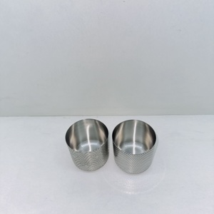 Vente en gros de pots à bougies uniques avec finition brossée et gravure personnalisée, petits supports à bougies et lanternes de luxe en acier inoxydable - Product Image 2