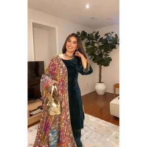 Ensemble haut et bas en velours vert de style modeste avec dupatta - Product Image 4