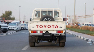 Nuevo Toyota LC79 2025, SUV Diésel 4.2L Premium Turbo Automático, Volante a la Izquierda, Cuero Oscuro, Techo Panorámico, Cámara Trasera - Product Image 4