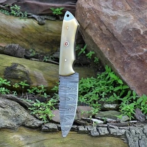Cuchillo de Caza de Acero de Damasco de Grado Industrial Hecho a Mano con Mango de Hueso y Funda de Cuero para Acampar al Aire Libre - Product Image 2