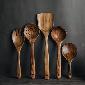 Cuillère de service en bois de designer, ustensile de cuisine en bois naturel, outil de cuisson, de mélange et de service, finition polie, vaisselle de cuisine sans danger pour les aliments - Product Image 4