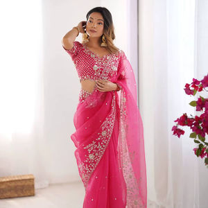 Sari en soie organza lourde et élégante avec broderie de fils et de paillettes - Product Image 1