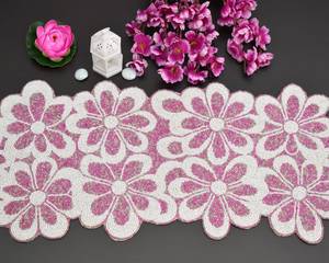 Chemin de table personnalisé de forme originale, design de luxe, fait main, écologique, léger et durable, avec napperons et sous-plats roses et blancs - Product Image 5