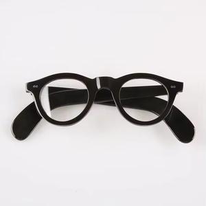 Lunettes ovales en corne de buffle faites à la main, matériau artisanal naturel, monture polie - Product Image 3