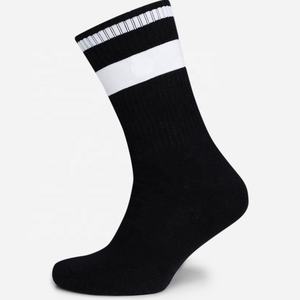 Calcetines Deportivos para Hombre, Nuevos, de Alta Calidad, 100% Algodón, con Logotipo Personalizado, Negros, Acanalados, de Secado Rápido, Transpirables, Antideslizantes, Cómodos e Informales - Product Image 3
