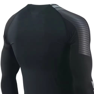 เสื้อรัดรูปผู้ชายประสิทธิภาพสูง OEM ผลิตตามสั่ง ผ้าโพลีเอสเตอร์ระบายอากาศ แห้งเร็ว สำหรับเล่นเซิร์ฟและว่ายน้ำ - Product Image 6