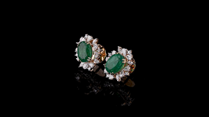 Pendientes de tuerca con halo de diamantes y esmeraldas verdes ovaladas cultivadas en laboratorio, con corte marquesa y pera cultivados en laboratorio |   Pendientes indios para fiesta - Product Image 2