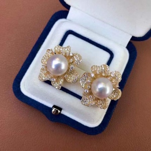 Boucles d'oreilles en argent sterling 925 plaqué or 18 carats avec perle naturelle de style polyvalent exquis, 12-11 mm rondes, presque parfaites - Product Image 1
