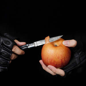 Hermoso Cuchillo Táctico Plegable de Acero de Damasco de Grado Industrial OEM, Hoja Afilada, Personalizable para Camping, Pesca y Actividades al Aire Libre - Product Image 5