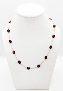 สร้อยคอประดับพลอยโกเมนธรรมชาติ ทองคำแท้ 18K ชุบทองคำเหลือง ประดับพลอยหลายเม็ดแบบฝังขอบ สร้อยพลอยสีเข้ม เครื่องประดับประจำเดือนมกราคม - Product Image 2