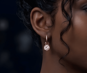 Boucles d'oreilles créoles classiques pour femme en or 14 carats plaqué rhodium avec diamant solitaire de laboratoire taille ronde - Product Image 3