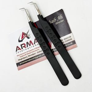 Cuchillo de Acero Inoxidable con Recubrimiento Negro Mate, Mango con Diseño de Corazón a 90 Grados, Punta Plateada Sostenible, Antimagnético - Product Image 3