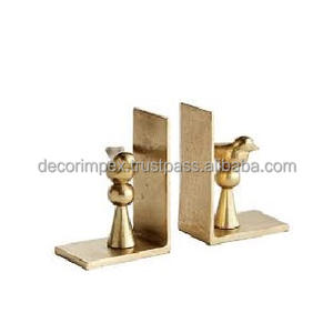 Serre-livres «BOOK» à base de typographie fabriqués à partir de métal durable avec une finition noire élégante, parfaits pour un décor moderne - Product Image 6