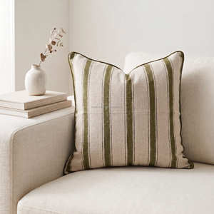 Housse de coussin décorative à rayures taupe, imprimée au bloc, avec passepoil assorti, pour décoration d'intérieur scandinave - Product Image 5