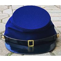 Parece ser una reproducción de una gorra de forja modelo 1858 de la Federación, también conocida como un kepi.
