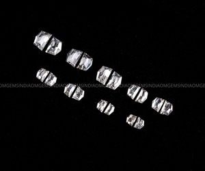 Paire de diamants de laboratoire cultivés sans conflit, taille Cadillac populaire, clarté VVS-VS, certifiés IGI, taille personnalisée pour bijoux - Product Image 2