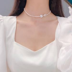 Collier baroque en forme de cœur à la mode pour femmes, collier en perles de millet d'eau douce, chaîne de clavicule, bijoux en perles populaires - Product Image 5