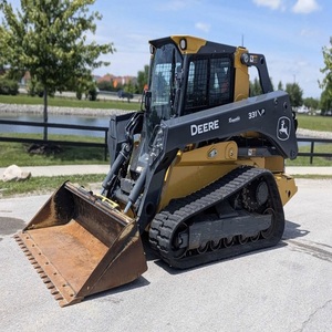 Chargeuse compacte John Deere conçue pour la robustesse, la fiabilité et la précision de maniement dans le secteur de la construction et de l'agriculture - Product Image 5