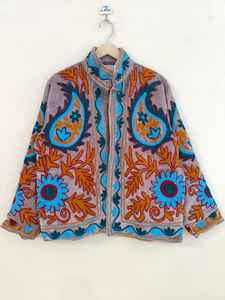 Chaqueta Exclusiva de Terciopelo Suzani Bordada a Mano: Abrigo Estilo Indio Hecho a Mano, Túnica Nupcial Boho, Chaqueta para Festivales, Regalo para Ella - Product Image 6