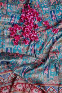 Tissu jacquard en viscose pure bleu aqua à imprimé ethnique et paysager avec bordure éléphant pour la confection de robes Kurti de créateur - Product Image 4