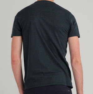 T-shirt décontracté en coton jersey à col rond pour homme, coupe régulière, gris foncé, à manches courtes, imprimé vague de fréquence verte, collection 2026, en vente en ligne - Product Image 6