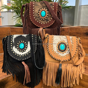 Nuevo Bolso Bandolera Ligero de Cuero Vacuno Vintage Estilo Gitano con Piedra Turquesa para Múltiples Usos, Hecho a Mano con Letras - Product Image 3