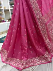 Rosa Kantha-gestickter Sari aus Bangalore-Seide - Product Image 4