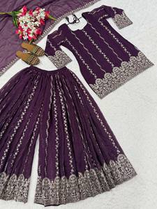 Lanzamiento de un nuevo conjunto de ropa de fiesta de diseñador: top, sharara, plazzo y dupatta. - Product Image 5