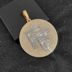 Colgante Redondo de Moissanita con Letra FF, Collar de Plata 925 con Medallón Circular con Incrustaciones de Diamantes - Product Image 2