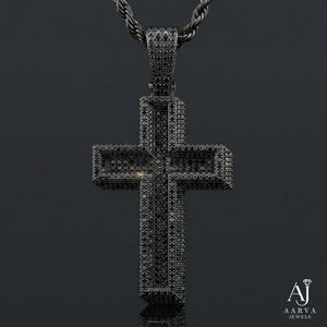 Collier pendentif croix noire en acier inoxydable incrusté de zircon, bijou chrétien hip-hop pour hommes et femmes - Product Image 1