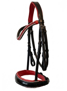 Brida de Doma Premium de Cuero Charol Negro con Frontal de Cristal Rojo y Narquera Acolchada Tallas Full/Cob - Product Image 3