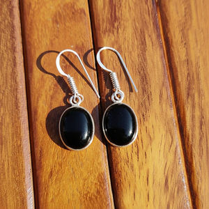 Boucles d'oreilles en <span class=keywords><strong>laiton</strong></span> avec pierres précieuses naturelles, bijoux de mode faits à la main pour la vente en boutique, la <span class=keywords><strong>revente</strong></span> et la retransmission, disponibles à <span class=keywords><strong>prix</strong></span> abordable - Product Image 1