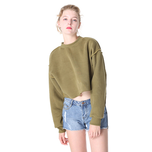 เสื้อฮู้ดครอปผ้าเทอร์รี่คอตตอน 100% แขนยาว คอกลม สีพื้น ปักโลโก้ด้านหน้าสำหรับผู้หญิง รุ่นฤดูหนาวแบบสั่งทำพิเศษ - Product Image 5