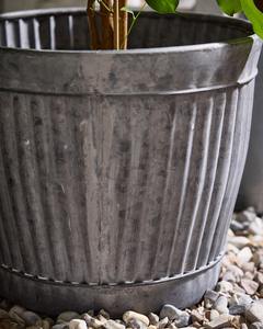 Jardinière ronde vintage en métal côtelé, style farmhouse - Product Image 4