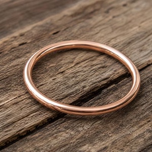 Brazalete de Cobre Clásico de Alto Brillo, Brazalete de Metal de Cobre Liso Contemporáneo, Brazalete Hecho a Mano para Uso Diario - Product Image 1