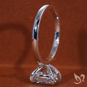 Anillo Solitario de Diamante Cultivado en Laboratorio con Corte Cojín Alargado de 3.00 CT en Oro |   Joyería de Compromiso Certificada por IGI - Product Image 3