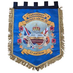 Bandera decorativa de la Iglesia de los Covenanteros de Larkhall con la imagen de las Cascadas de Clyde, LOL 405, banderas bordadas del distrito de Larkhall - Product Image 1