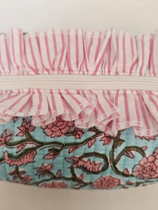 Bolsa Cosmética Moderna Ecológica Acolchada de Algodón con Volantes, Organizador de Maquillaje, Lápiz Labial y Loción (Estilo Rajasthani, Capacidad 0-1L) - Product Image 4