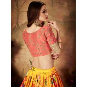 Ensemble Lehenga Choli en organza imprimé jaune pour femmes de grande taille - Product Image 3